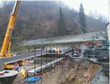 Sollevamento del ponte sul torrente Strona in Valle Mosso